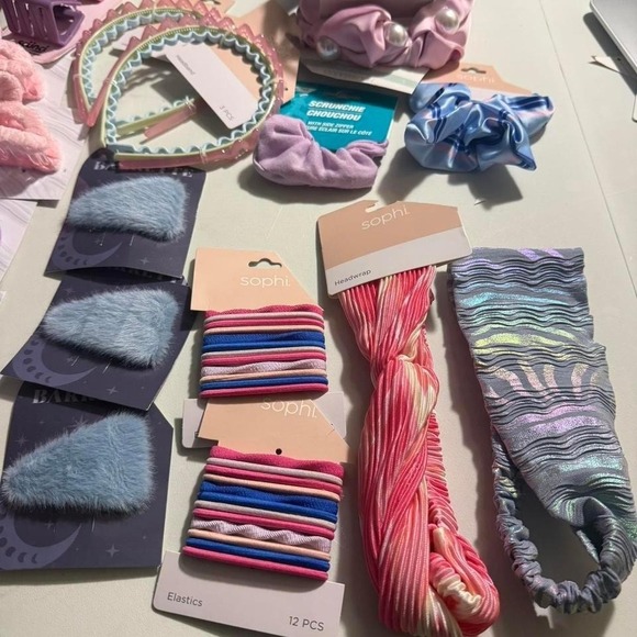 Hair Accessories Set Headbands Clips Elastics Scrunchies bundle - Picture 4 of 4